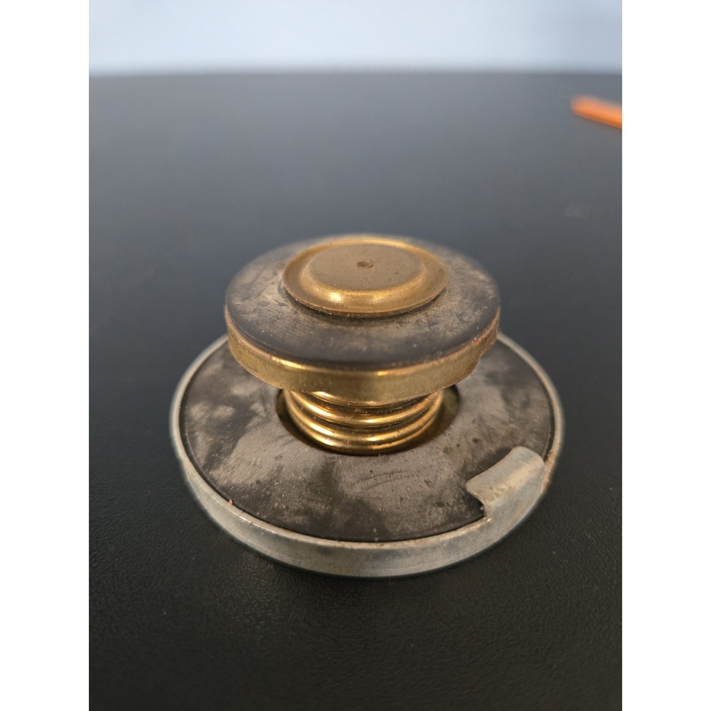 Vintage RAC 12-14 Lbs Radiator Cap - Picture 2 of 2